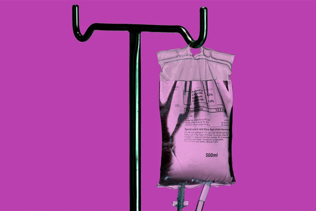 Tratamiento de sueroterapia con vitaminas y minerales para recuperar vitalidad